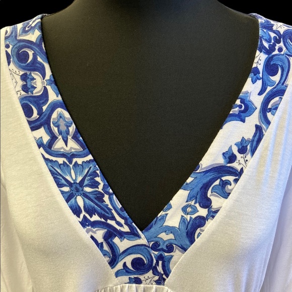 Sunny Leigh Wide 3-quarter Sleeve Top - Picture 5 of 7